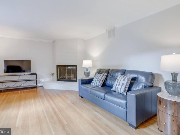 5817 Dawes Avenue, Alexandria VA 22311
