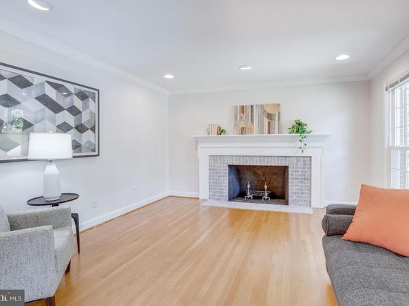 5817 Dawes Avenue, Alexandria VA 22311
