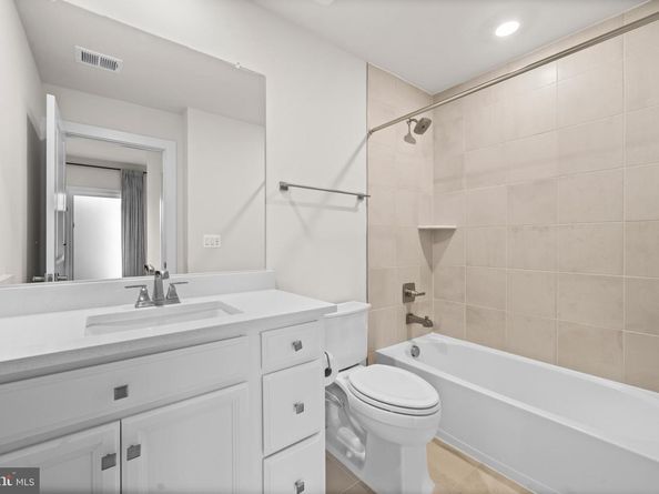 818 S Greenbrier Street, Arlington VA 22204