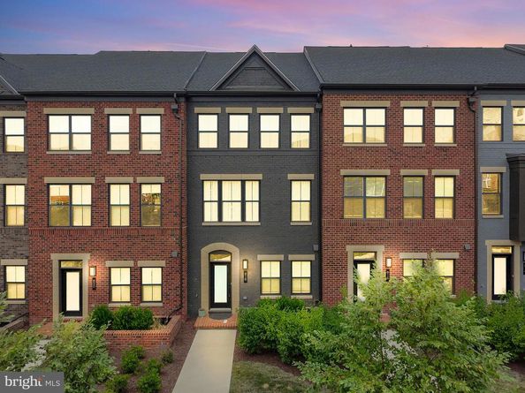 818 S Greenbrier Street, Arlington VA 22204