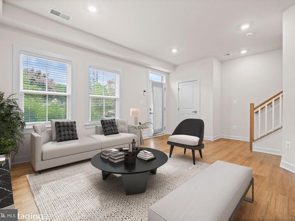 818 S Greenbrier Street, Arlington VA 22204