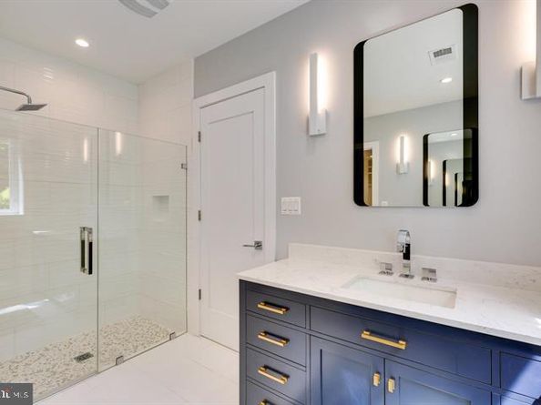 9604 Pembroke Place, Vienna VA 22182