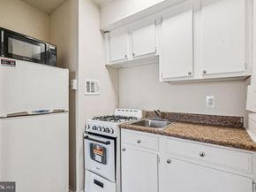 2101 Chestnut Street 1426, Philadelphia PA 19103