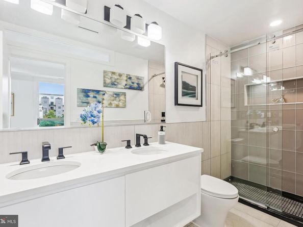 304 K Street NE 2PH, Washington DC 20002