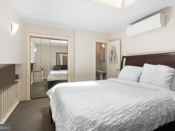 1243 S Alder Street, Philadelphia PA 19147