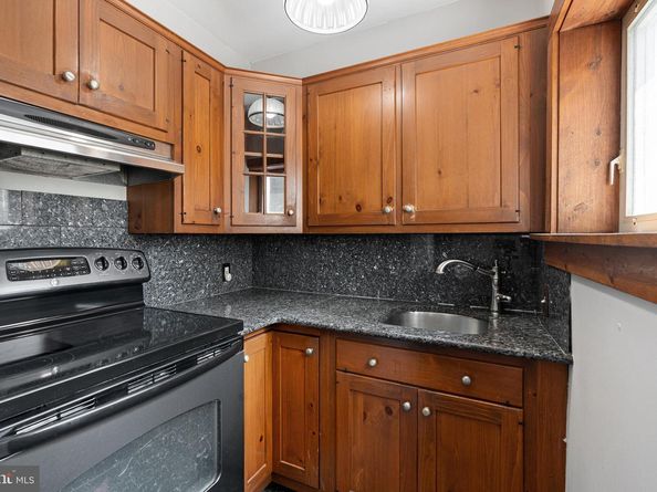 1243 S Alder Street, Philadelphia PA 19147