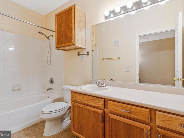 1600 Spring Gate Drive 2202, Mclean VA 22102