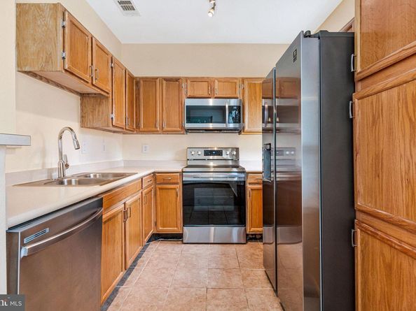 1600 Spring Gate Drive 2202, Mclean VA 22102