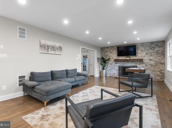 3436 Holly Road, Annandale VA 22003