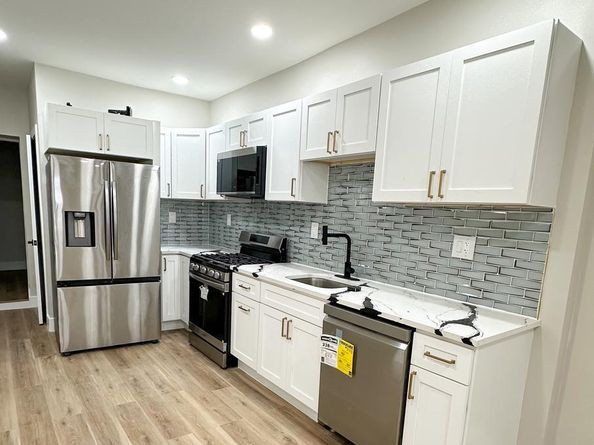 2443 S Franklin Street, Philadelphia PA 19148