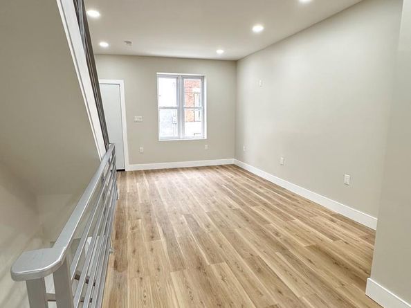 2443 S Franklin Street, Philadelphia PA 19148