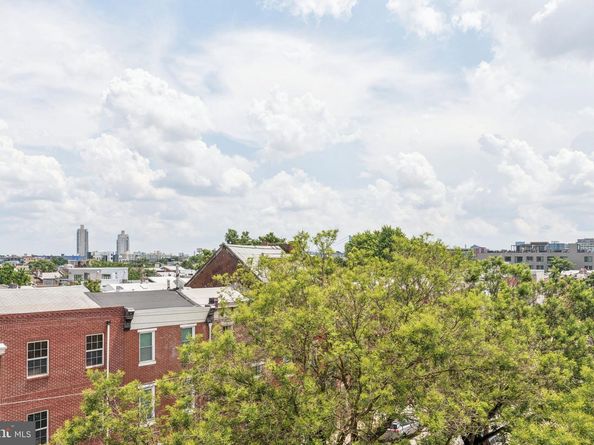 610 N Brenna Walk, Philadelphia PA 19123
