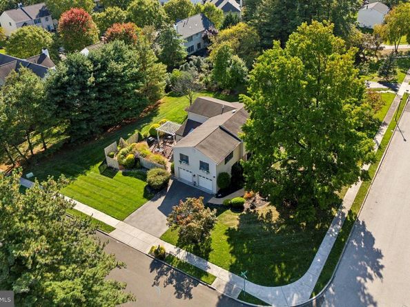 37 Scarlet Oak Drive, Lafayette Hill PA 19444
