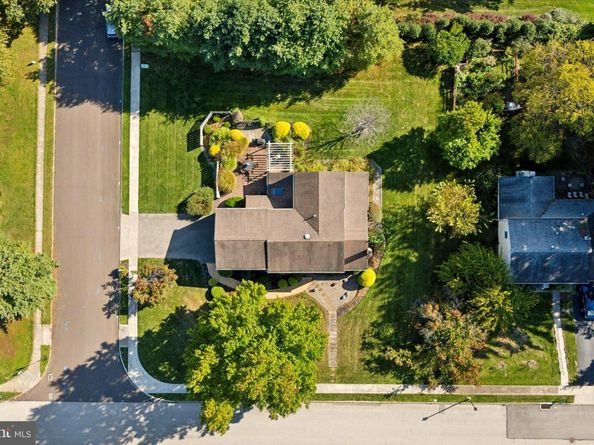 37 Scarlet Oak Drive, Lafayette Hill PA 19444