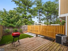 6 Sugarland Square Court, Sterling VA 20164