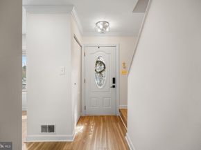 6 Sugarland Square Court, Sterling VA 20164