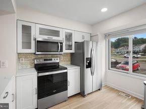 6 Sugarland Square Court, Sterling VA 20164