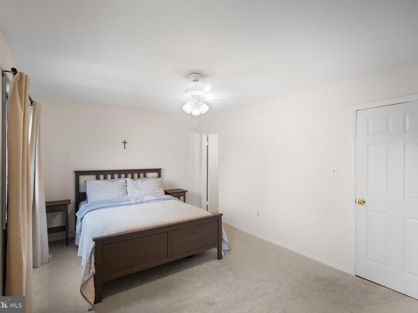 6 Sugarland Square Court, Sterling VA 20164