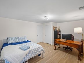 6 Sugarland Square Court, Sterling VA 20164