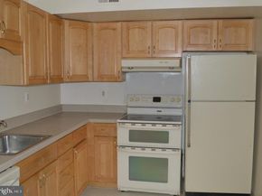 9715 Kings Crown Court 202, Fairfax VA 22031