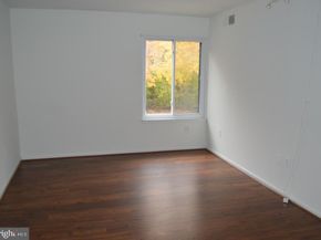 9715 Kings Crown Court 202, Fairfax VA 22031