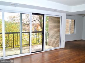 9715 Kings Crown Court 202, Fairfax VA 22031