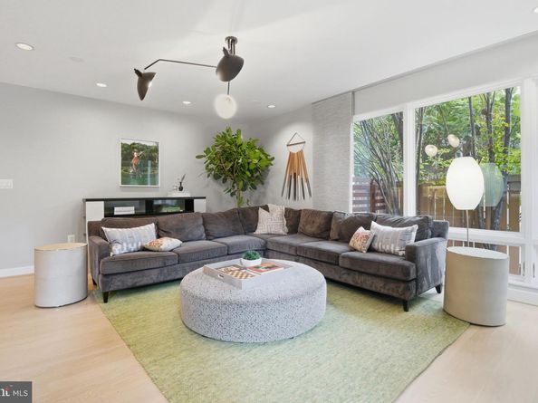 1404 N Herndon Street, Arlington VA 22201