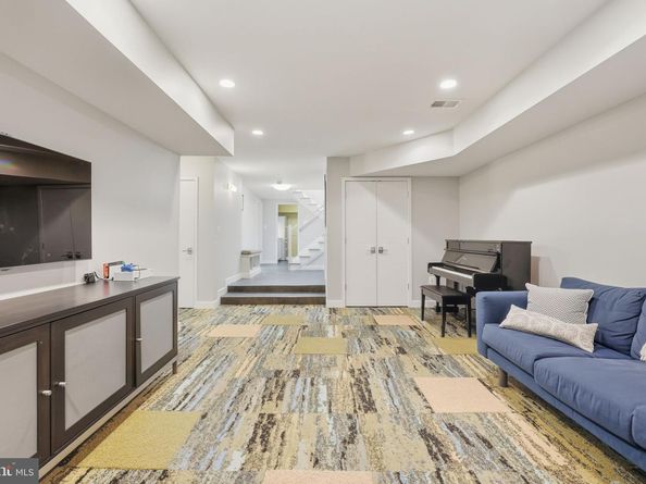 1404 N Herndon Street, Arlington VA 22201