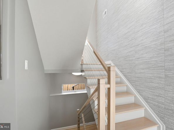 1404 N Herndon Street, Arlington VA 22201