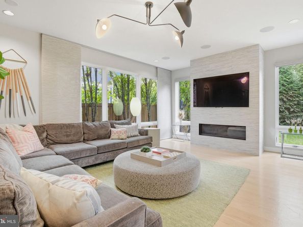 1404 N Herndon Street, Arlington VA 22201