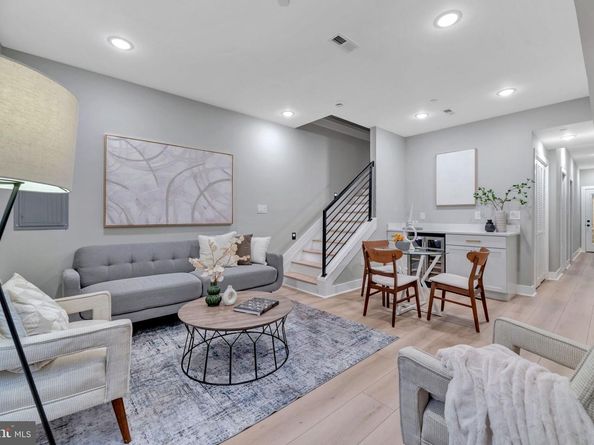 2333 Fairlawn Avenue SE 1, Washington DC 20020