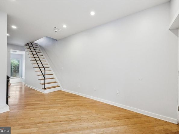 2037 E Arizona Street, Philadelphia PA 19125