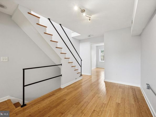2037 E Arizona Street, Philadelphia PA 19125