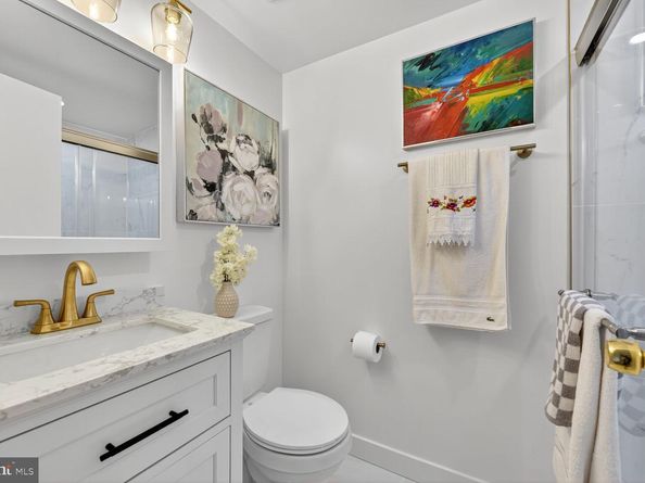 2208 Castle Rock Square 2B, Reston VA 20191