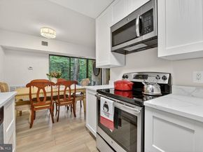 2208 Castle Rock Square 2B, Reston VA 20191