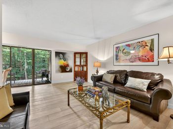2208 Castle Rock Square