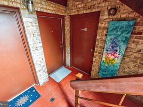 2208 Castle Rock Square 2B, Reston VA 20191