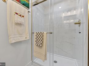 2208 Castle Rock Square 2B, Reston VA 20191
