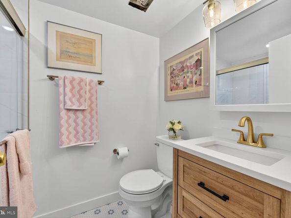 2208 Castle Rock Square 2B, Reston VA 20191