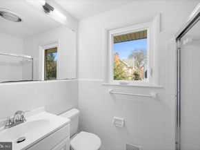 4714 33rd Street N, Arlington VA 22207