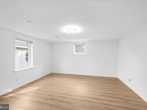 4714 33rd Street N, Arlington VA 22207