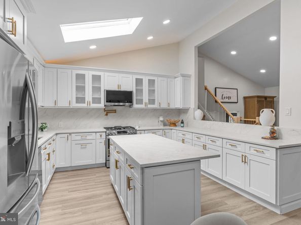 996 Whitney Lane, Ambler PA 19002