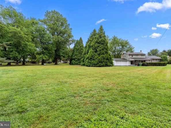 996 Whitney Lane, Ambler PA 19002