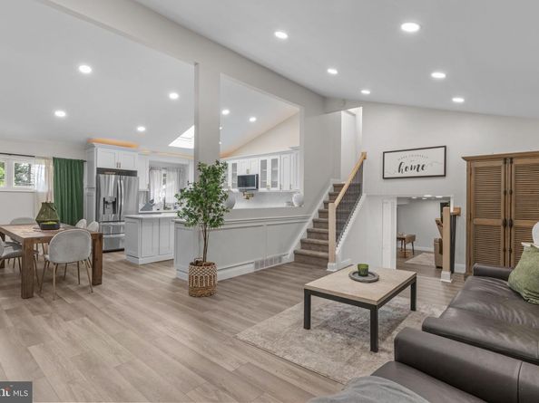 996 Whitney Lane, Ambler PA 19002