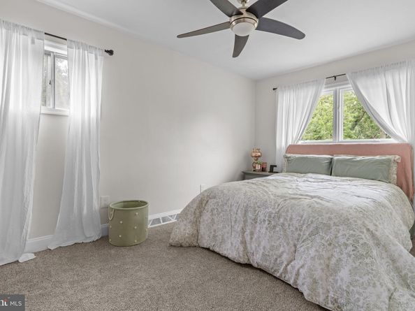 996 Whitney Lane, Ambler PA 19002