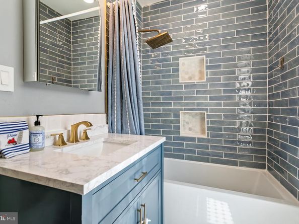 138 Mercy Street, Philadelphia PA 19148