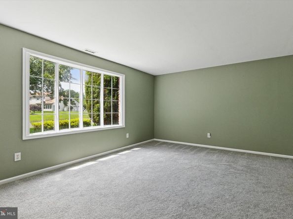 15 Penn Circle, Holland PA 18966