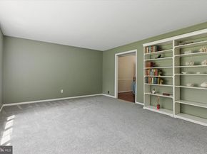 15 Penn Circle, Holland PA 18966