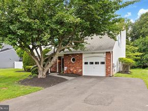 15 Penn Circle, Holland PA 18966