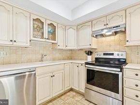 15 Penn Circle, Holland PA 18966